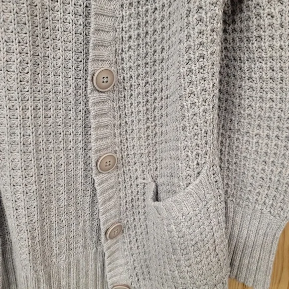American Eagle Gray Waffle Knit Button Cardigan Sweater Pockets Cozy Womens L - Picture 2 of 4